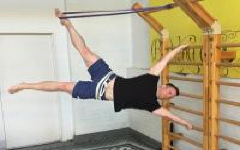 10 Calisthenics exercises to make the most out of your Resistance Bands